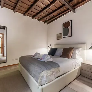 Giubbonari 23 - Fromhometorome Roma